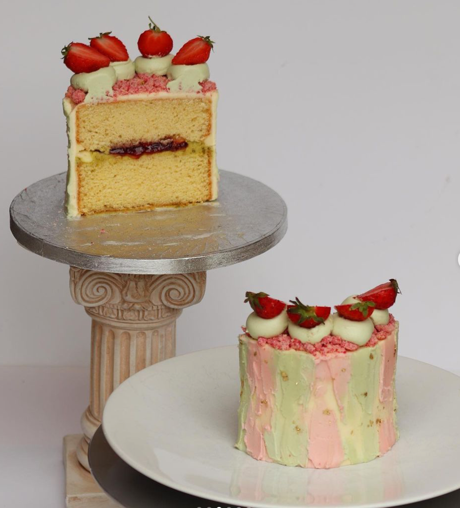 Pistachio, Strawberry and White Chocolate Crunch Cake