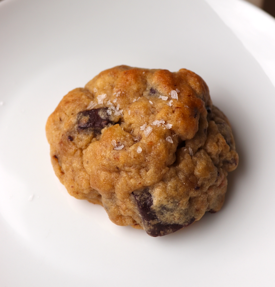 Banana, Chocolate Chip & Macadamia Cookie - Vegan!