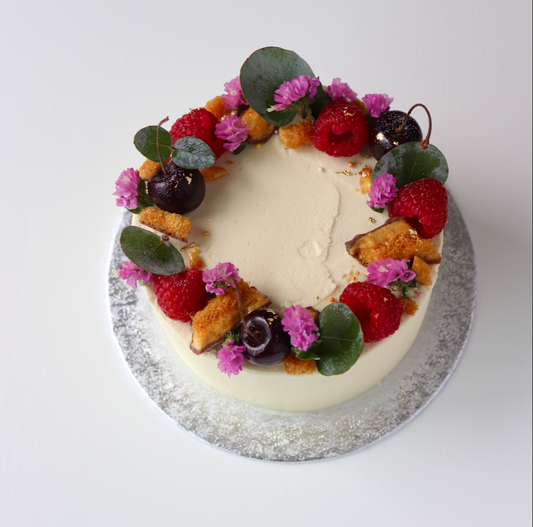 Vegan vanilla dream cake